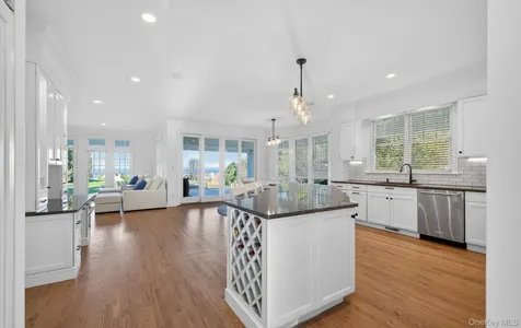 1 Pembroke Drive Glen Cove NY 11542