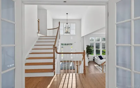 1 Pembroke Drive Glen Cove NY 11542
