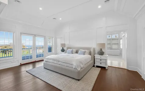 1 Pembroke Drive Glen Cove NY 11542