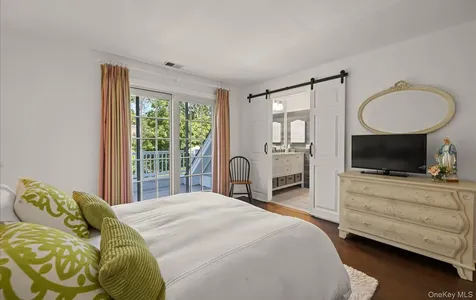 1 Pembroke Drive Glen Cove NY 11542