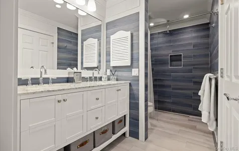 1 Pembroke Drive Glen Cove NY 11542