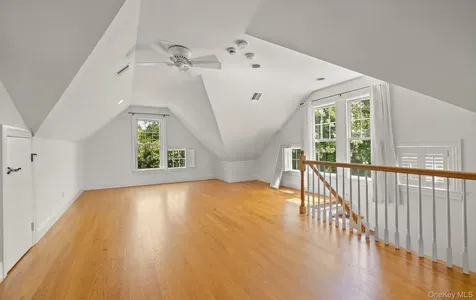 1 Pembroke Drive Glen Cove NY 11542