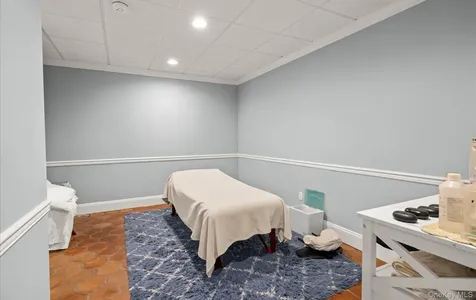 1 Pembroke Drive Glen Cove NY 11542