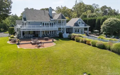 1 Pembroke Drive Glen Cove NY 11542