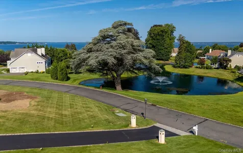 1 Pembroke Drive Glen Cove NY 11542