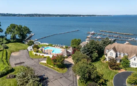 1 Pembroke Drive Glen Cove NY 11542