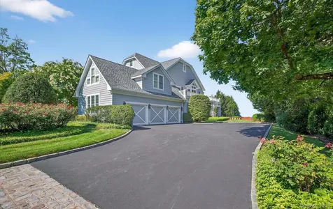 1 Pembroke Drive Glen Cove NY 11542
