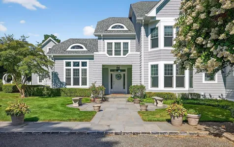 1 Pembroke Drive Glen Cove NY 11542