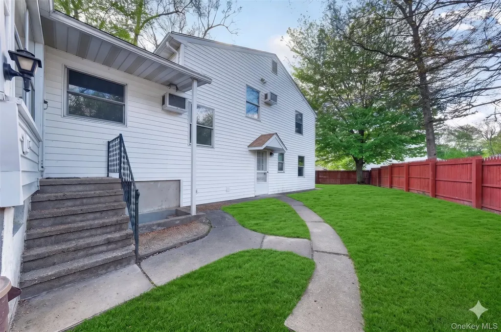 2 Gary Place Wappingers Falls NY 12590
