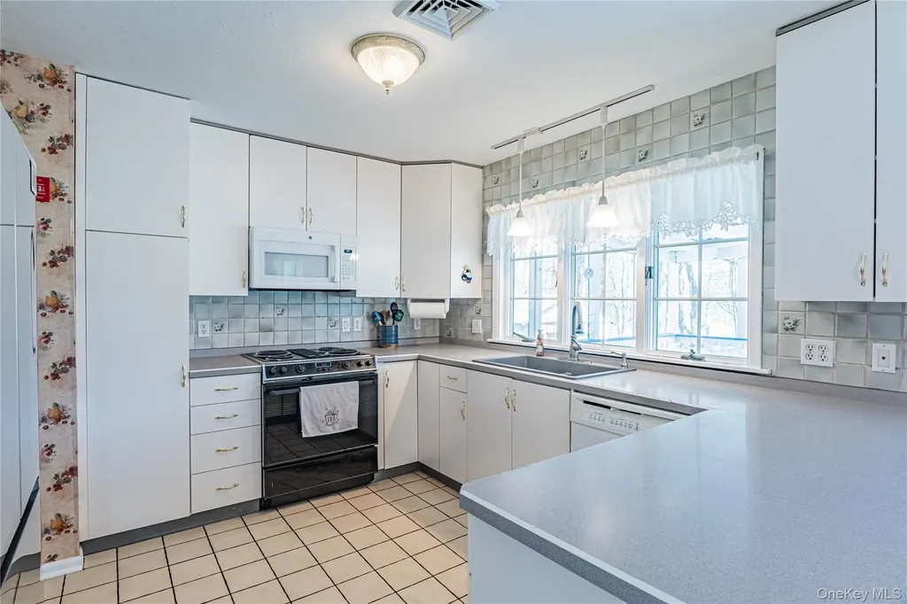 1 Paulette Lane Wappingers Falls NY 12590