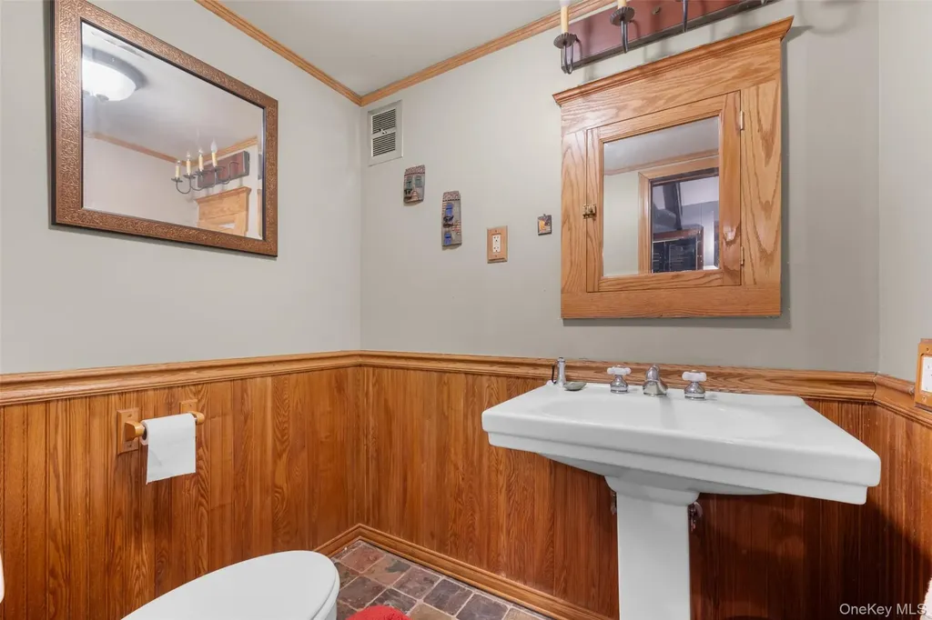 75 Old Minisink Trail Goshen NY 10924