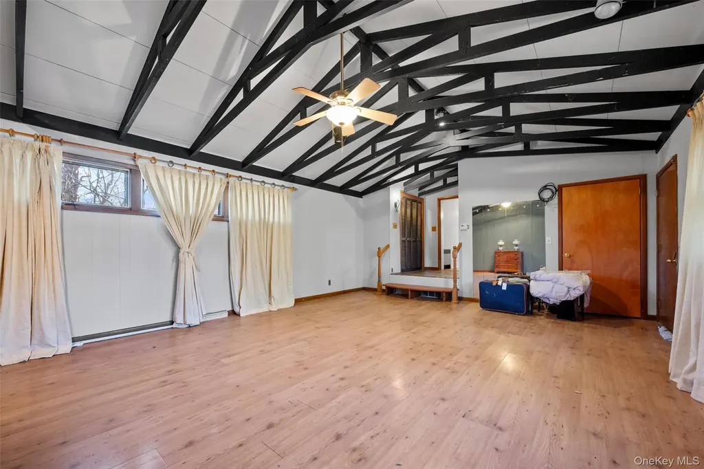 75 Old Minisink Trail Goshen NY 10924