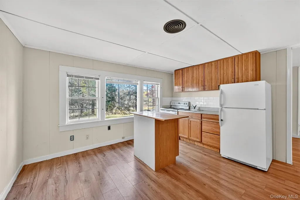 75 Old Minisink Trail Goshen NY 10924