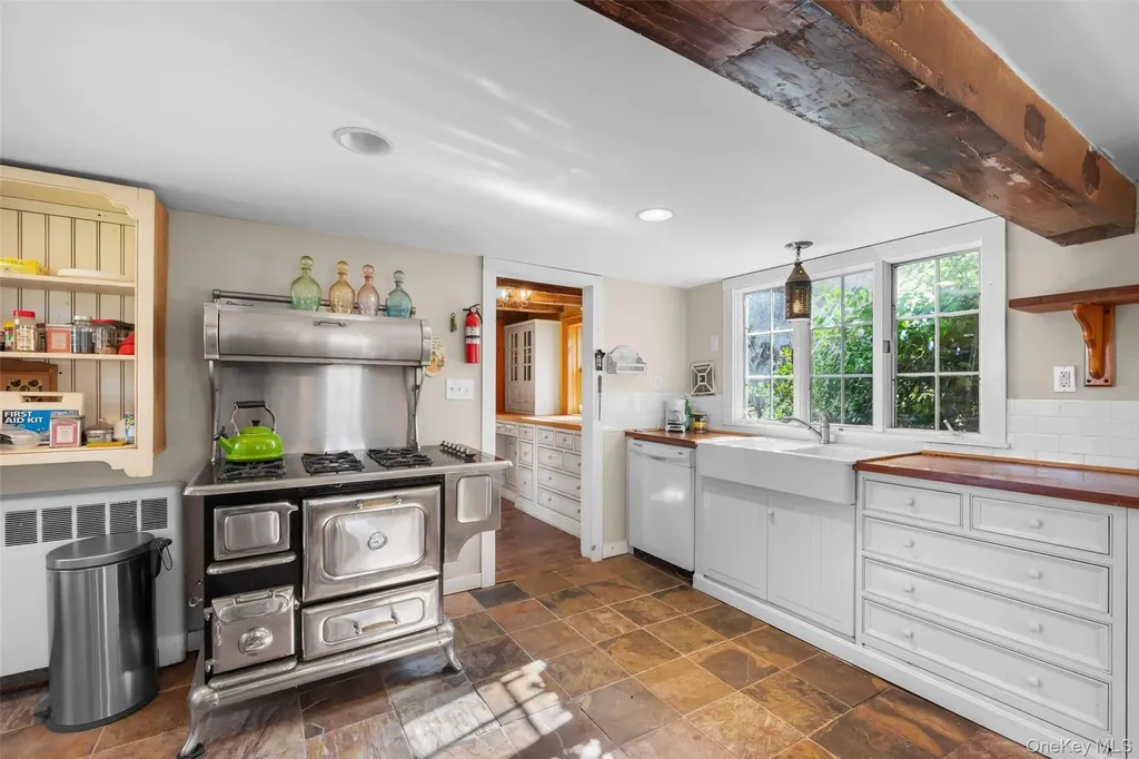 75 Old Minisink Trail Goshen NY 10924