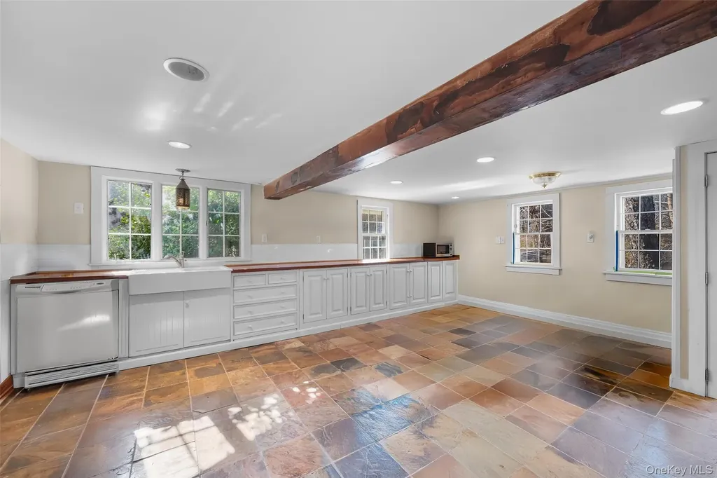 75 Old Minisink Trail Goshen NY 10924