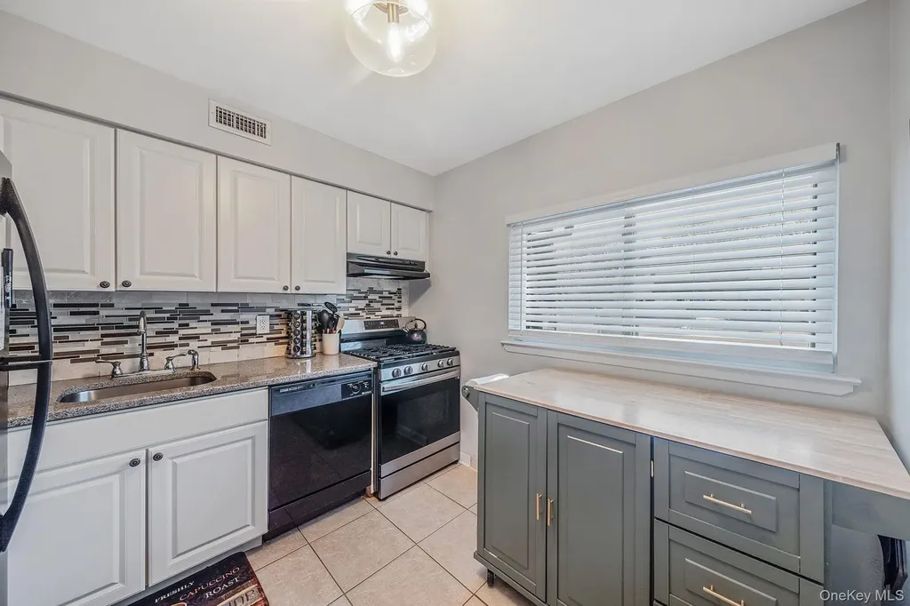 197 N Pointe Circle Coram NY 11727