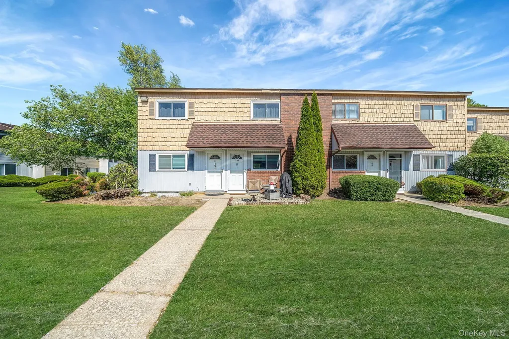 197 N Pointe Circle Coram NY 11727