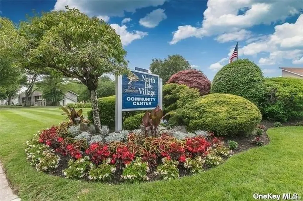 197 N Pointe Circle Coram NY 11727