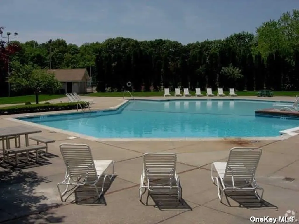 197 N Pointe Circle Coram NY 11727