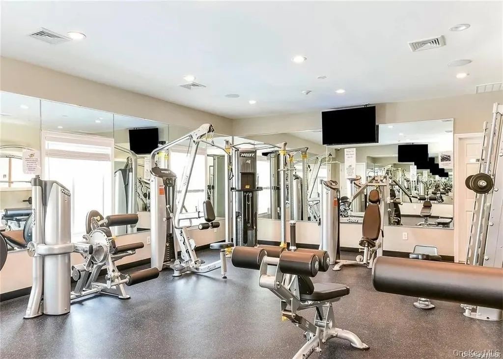 197 N Pointe Circle Coram NY 11727
