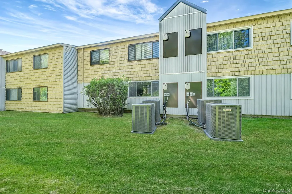 197 N Pointe Circle Coram NY 11727
