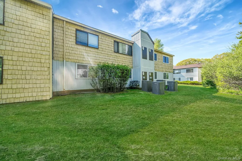 197 N Pointe Circle Coram NY 11727