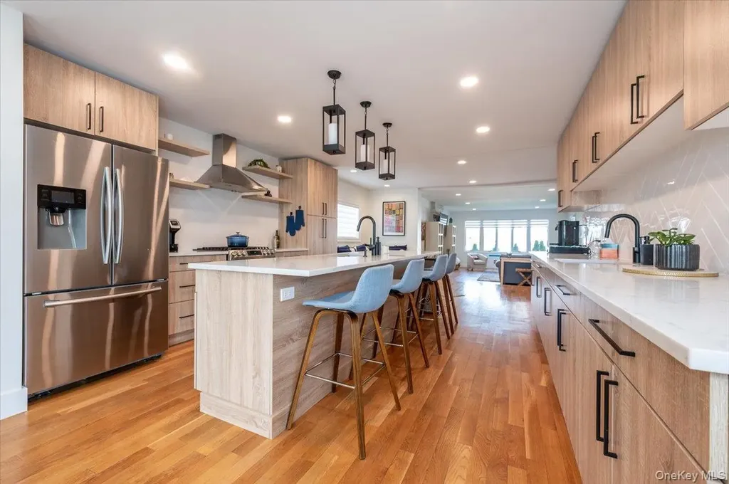 1989 Bay Boulevard Atlantic Beach NY 11509