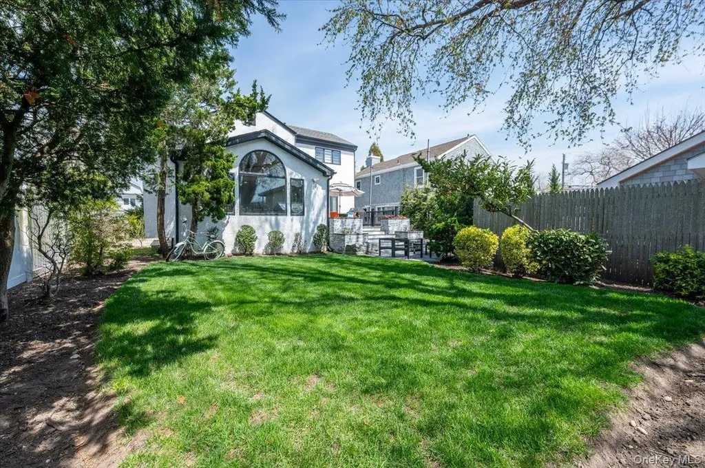 1989 Bay Boulevard Atlantic Beach NY 11509