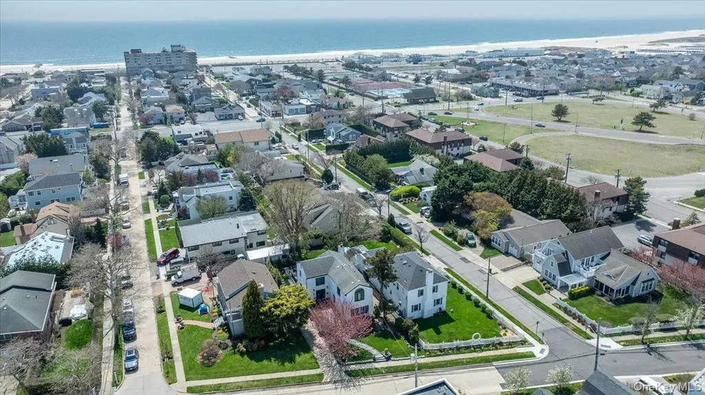 1989 Bay Boulevard Atlantic Beach NY 11509