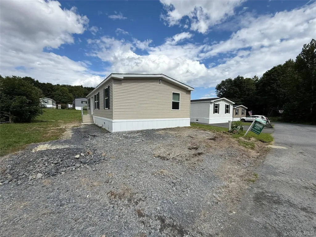 16 Shore Lane Burlingham NY 12722