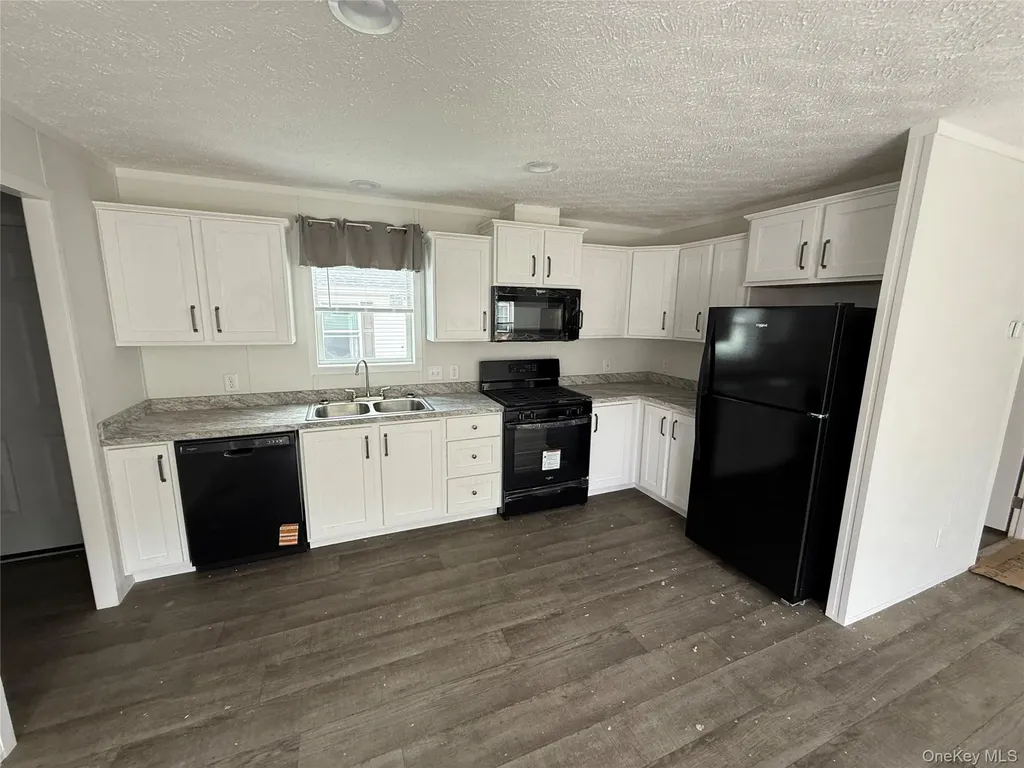 16 Shore Lane Burlingham NY 12722