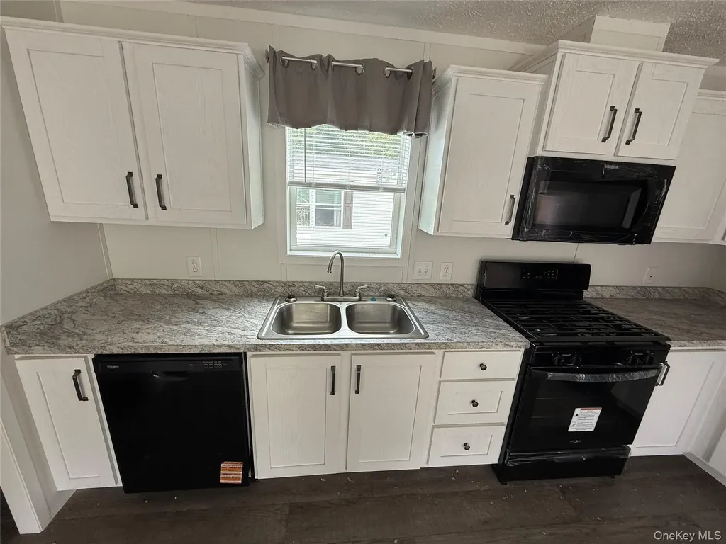 16 Shore Lane Burlingham NY 12722