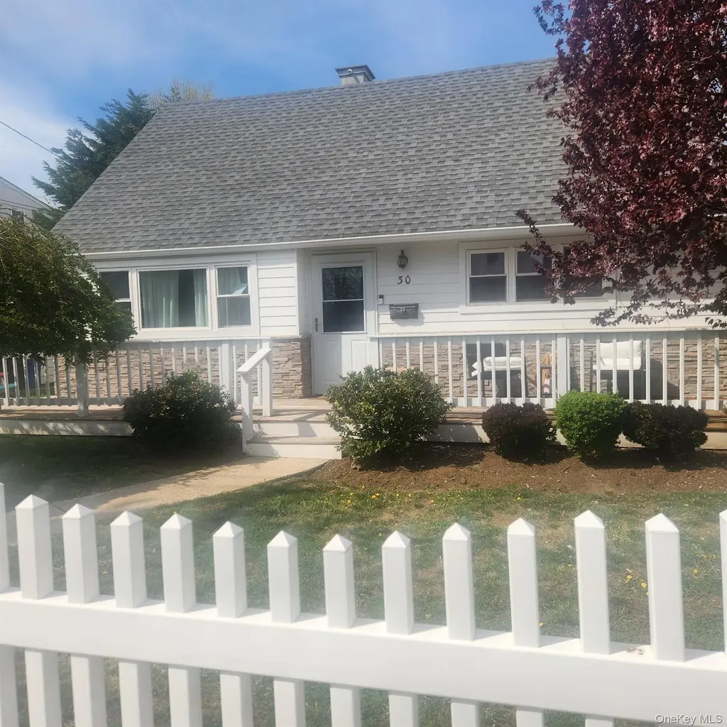 30 Montgomery Avenue Oceanside NY 11572