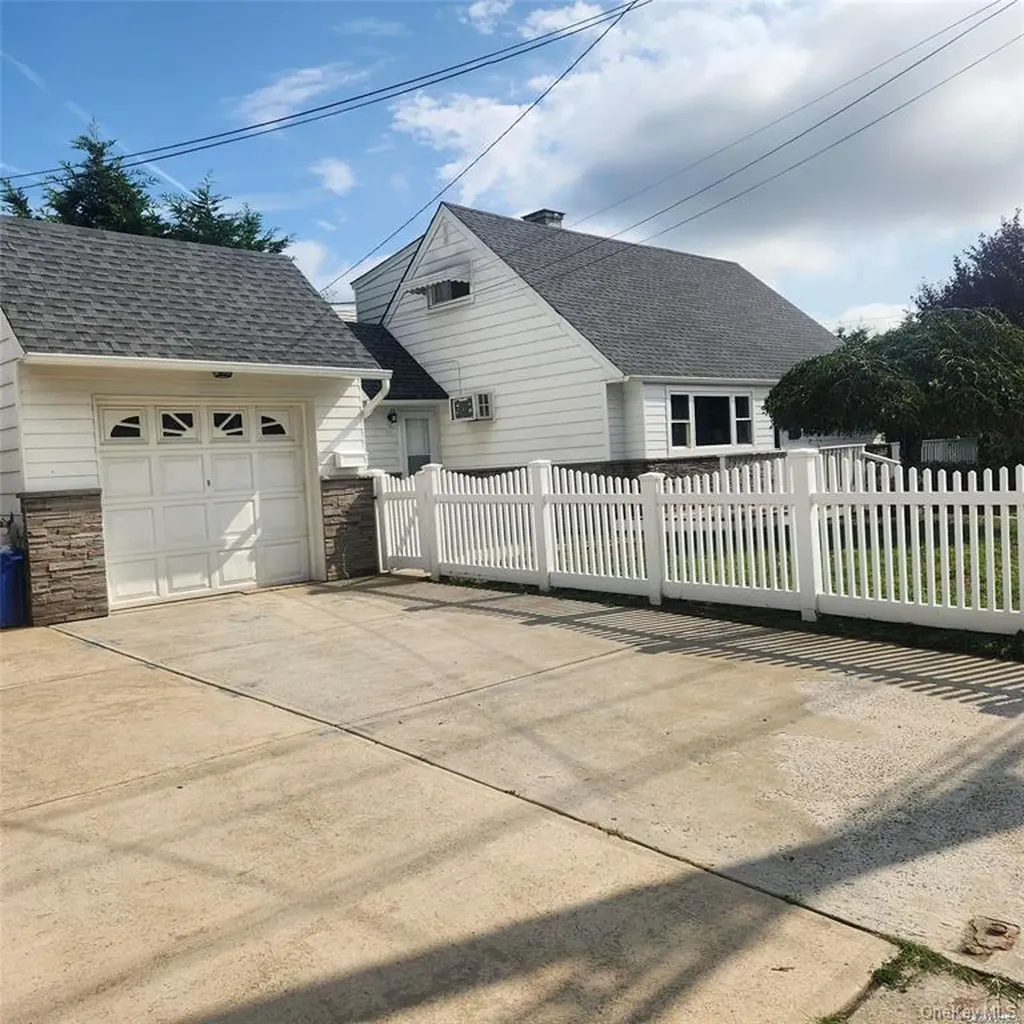 30 Montgomery Avenue Oceanside NY 11572
