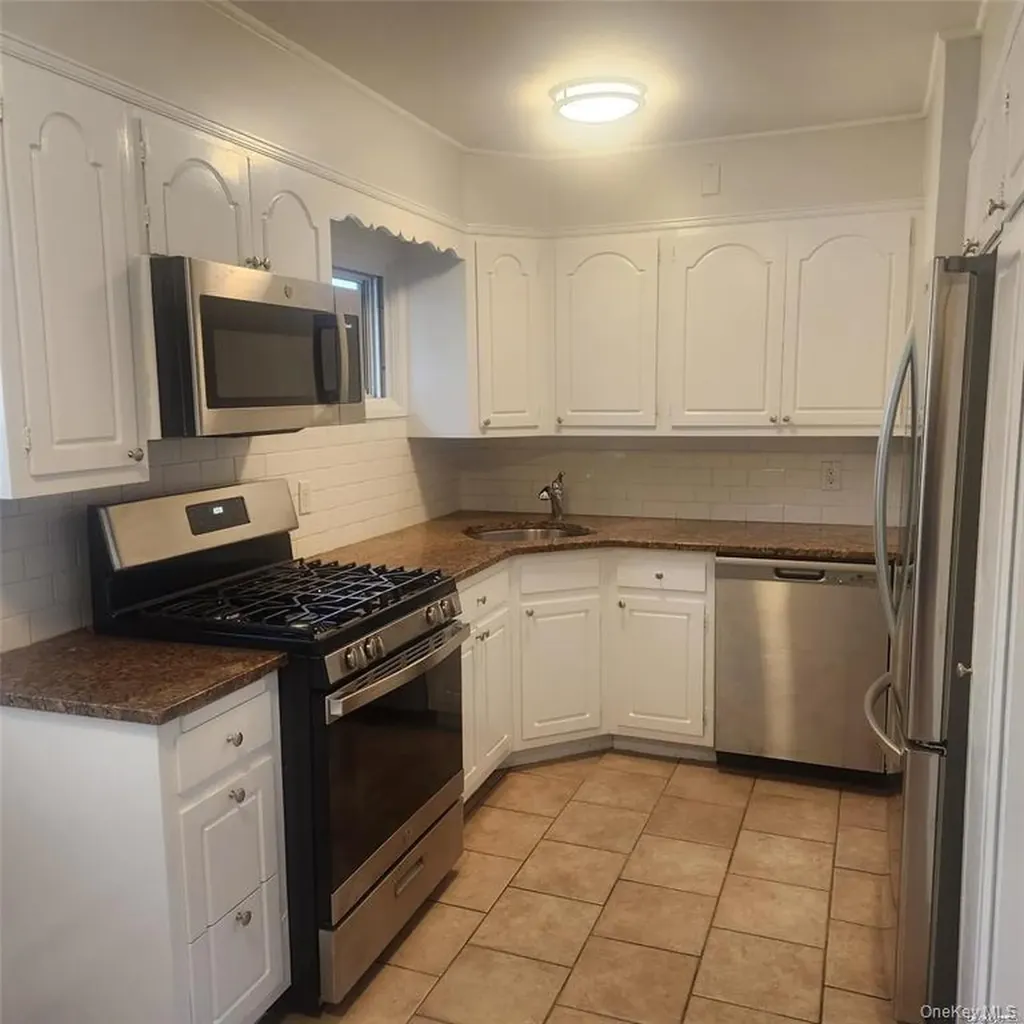 30 Montgomery Avenue Oceanside NY 11572