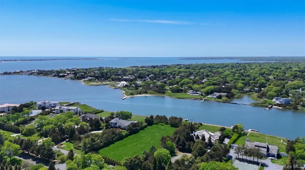 11 Pine Tree Lane Westhampton NY 11977