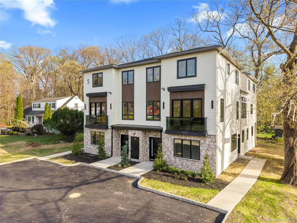 5 Mirror Lake Road Spring Valley NY 10977