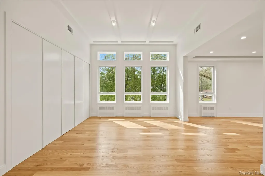 5 Mirror Lake Road Spring Valley NY 10977