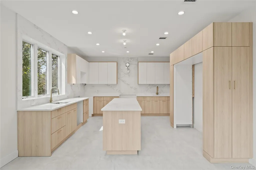 5 Mirror Lake Road Spring Valley NY 10977