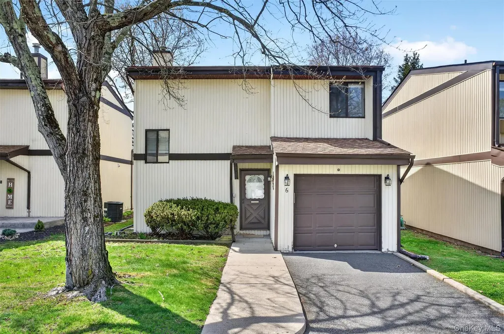 6 Charlotte Mews Middletown NY 10940