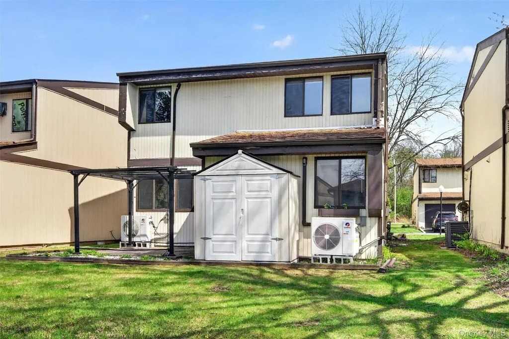 6 Charlotte Mews Middletown NY 10940