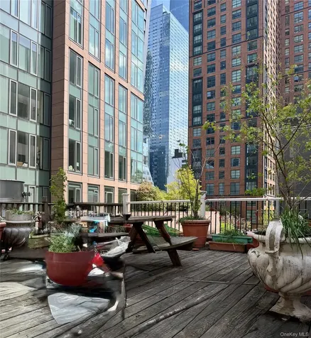 525 West 29th Street 29th Street New York (manhattan) NY 10001