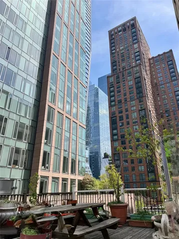 525 West 29th Street 29th Street New York (manhattan) NY 10001