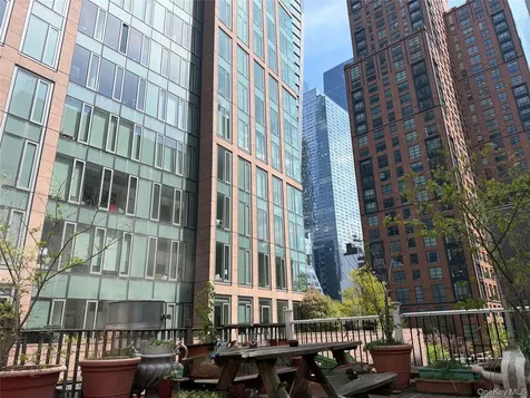 525 West 29th Street 29th Street New York (manhattan) NY 10001