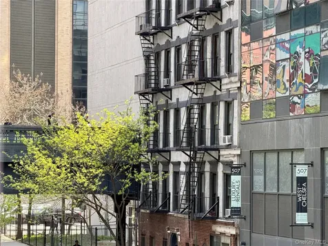 525 West 29th Street 29th Street New York (manhattan) NY 10001