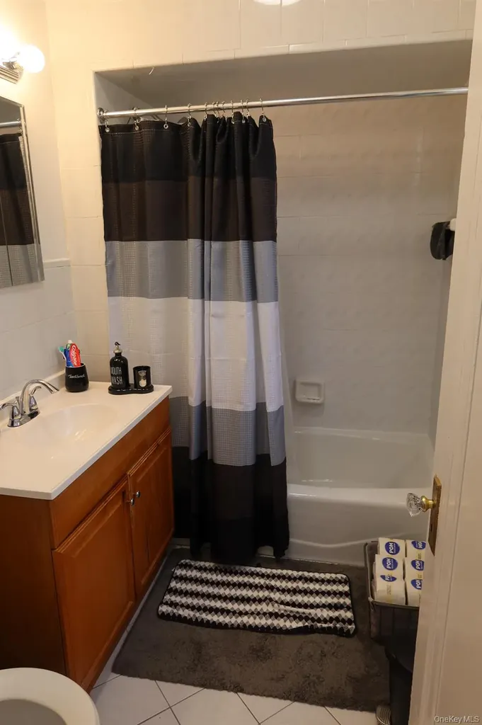 778 Adee Avenue Bronx NY 10467