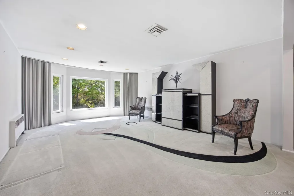27 Whittier Drive Searingtown NY 11507