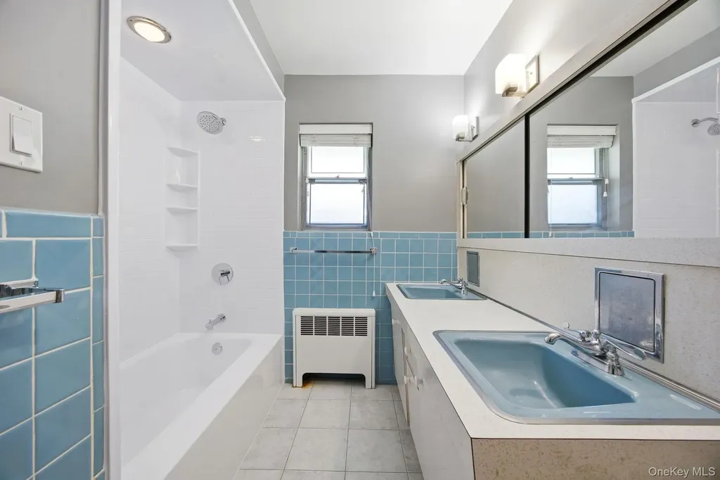 27 Whittier Drive Searingtown NY 11507
