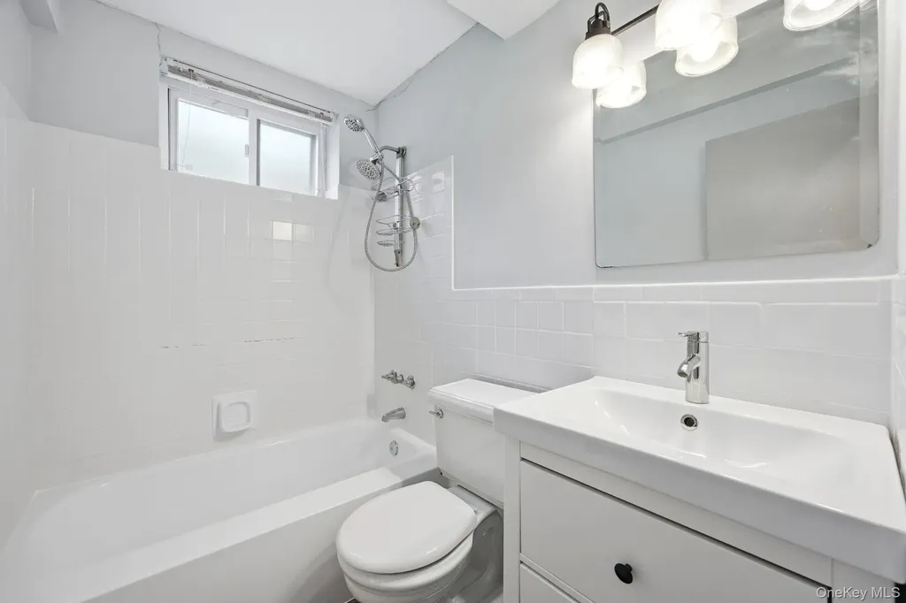 27 Whittier Drive Searingtown NY 11507