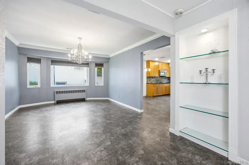 27 Whittier Drive Searingtown NY 11507